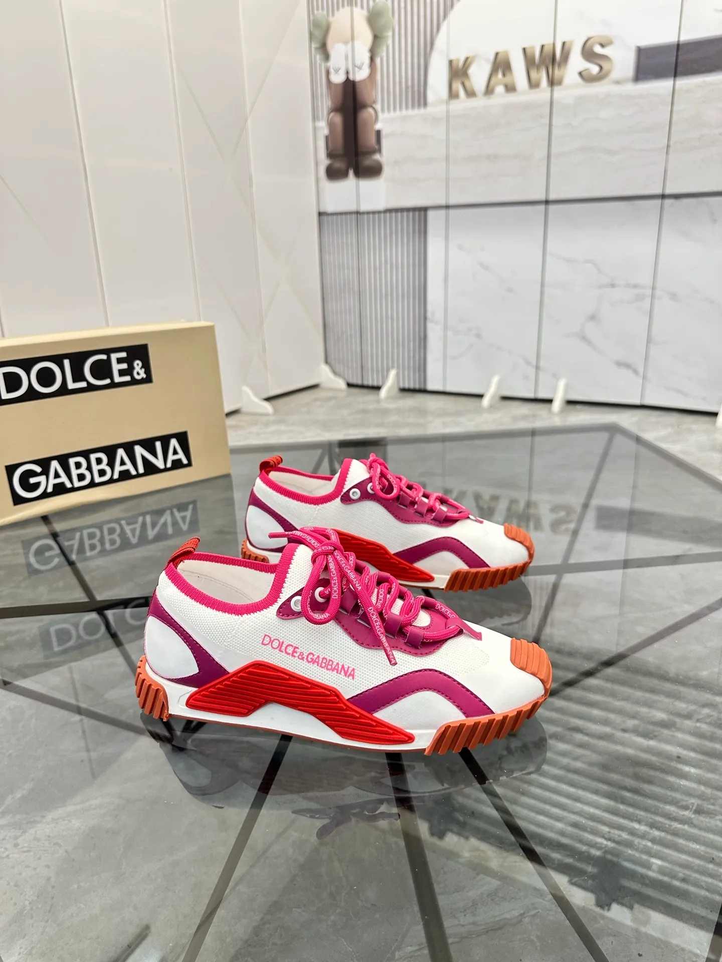 Men's shoes: 💰P460¥ Product trademark: DG "Dolce & Gabbana*" low-top sneakers Regular size: 35-44 (can be customized to 45.46.) Couple style Product materials: Upper imported cowhide stitching original material, breathable lining, original outsole. Number: 803